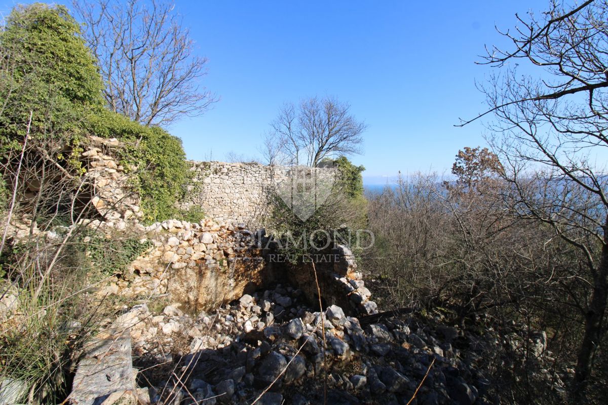 Labin, dintorni, antico con una bellissima vista sul mare