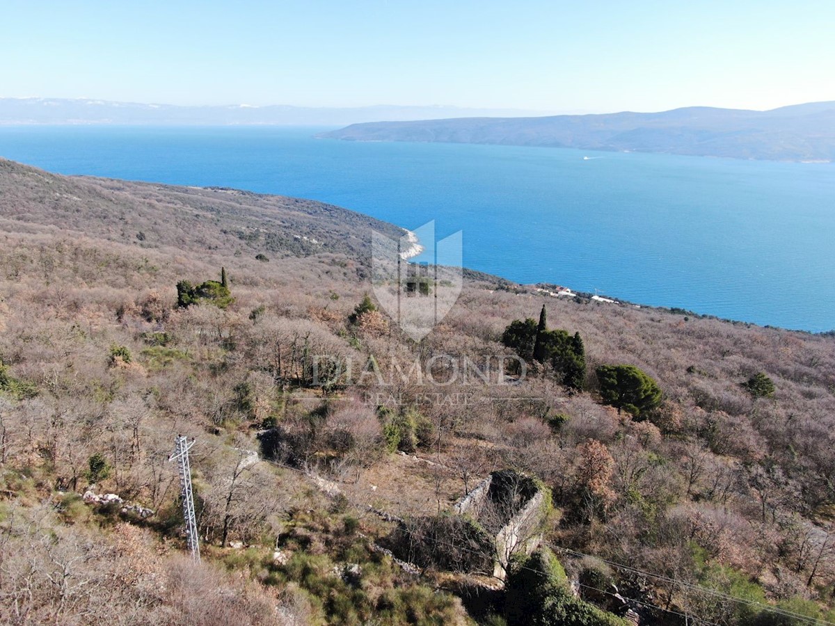 Labin, dintorni, antico con una bellissima vista sul mare