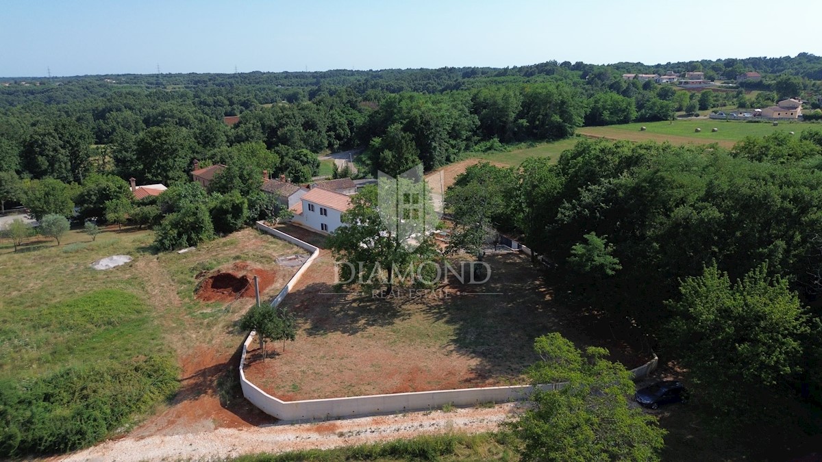 Barban, Istria centrale, casa in pietra ristrutturata con piscina