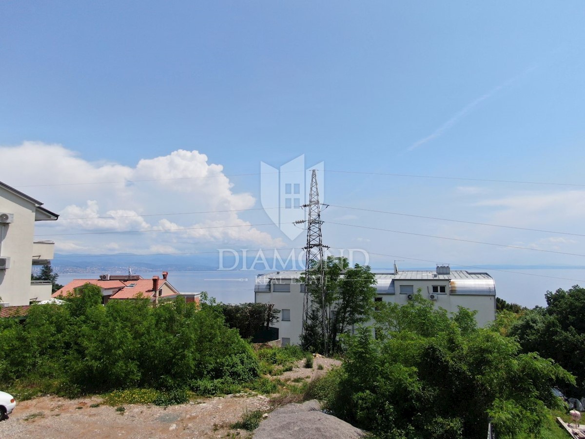 Opatija, dintorni, terreno edificabile con una bellissima vista sul mare