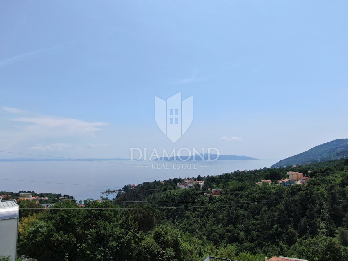 Opatija, dintorni, terreno edificabile con una bellissima vista sul mare