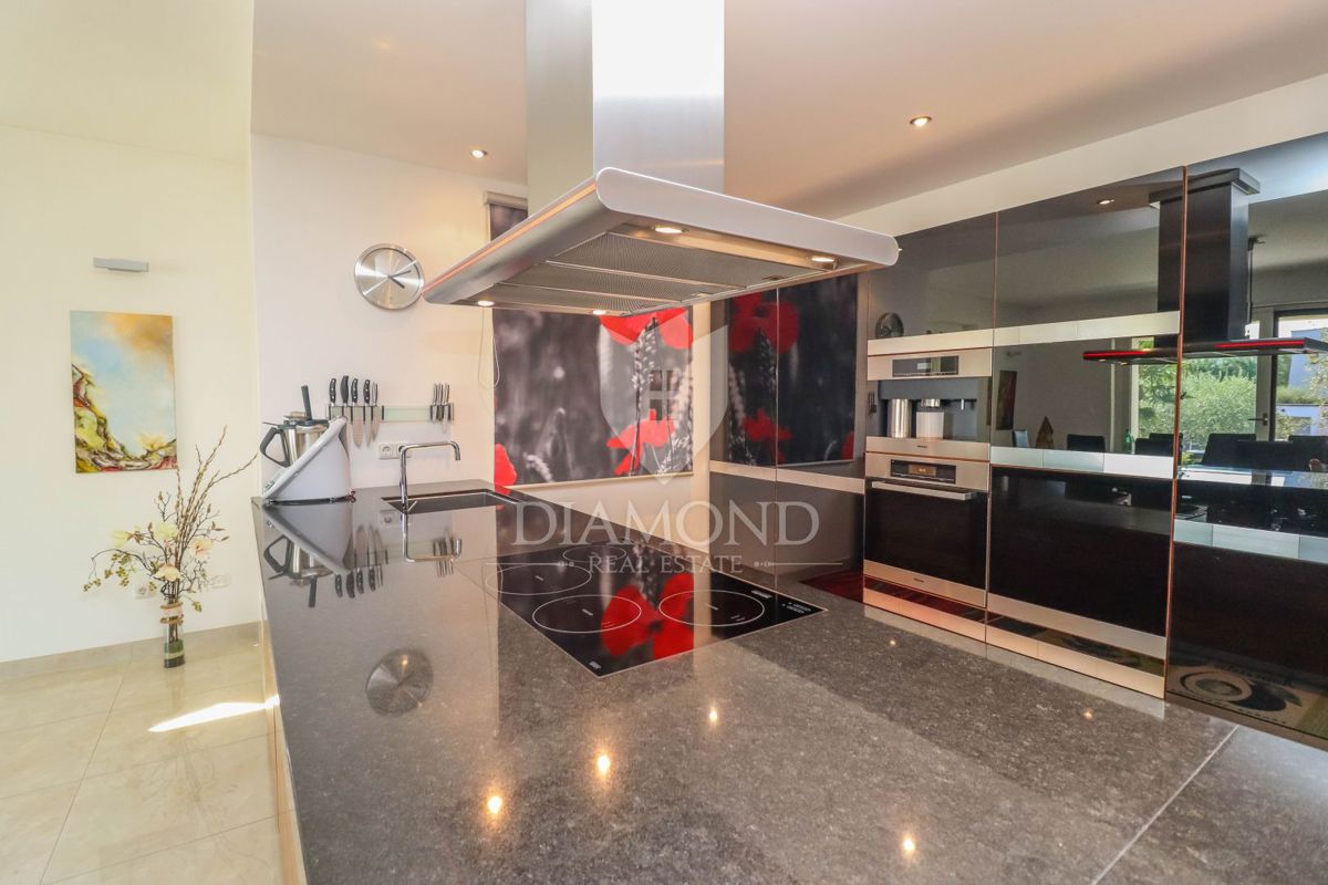 Rovigno, dintorni, casa familiare in ottima posizione