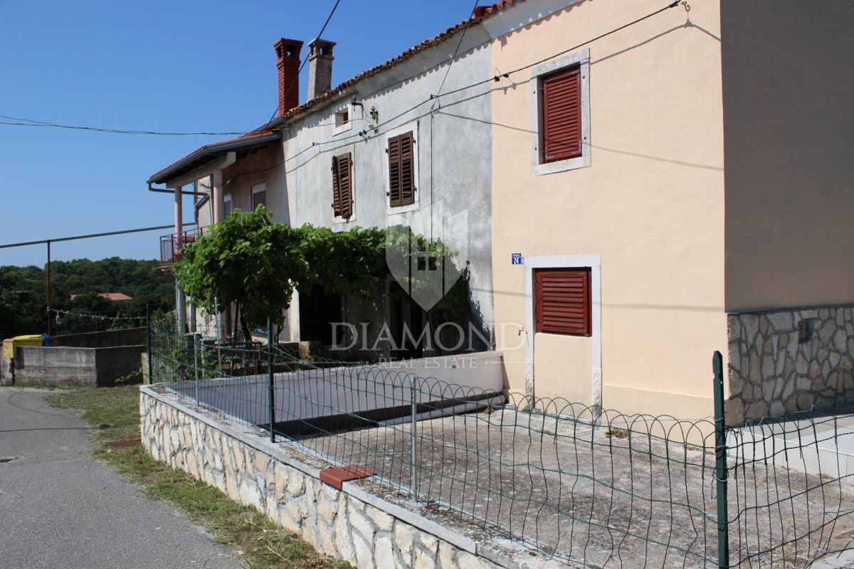 Barban, dintorni, casa per adattamento