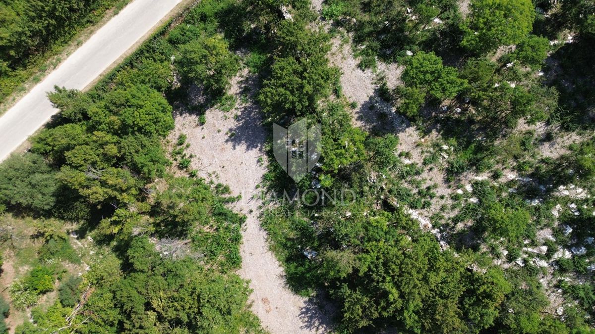 Labin, terreno edificabile in una bella posizione