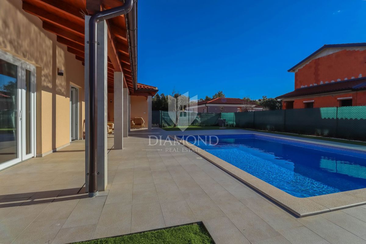 Dintorni di Fasana, casa intelligente con piscina