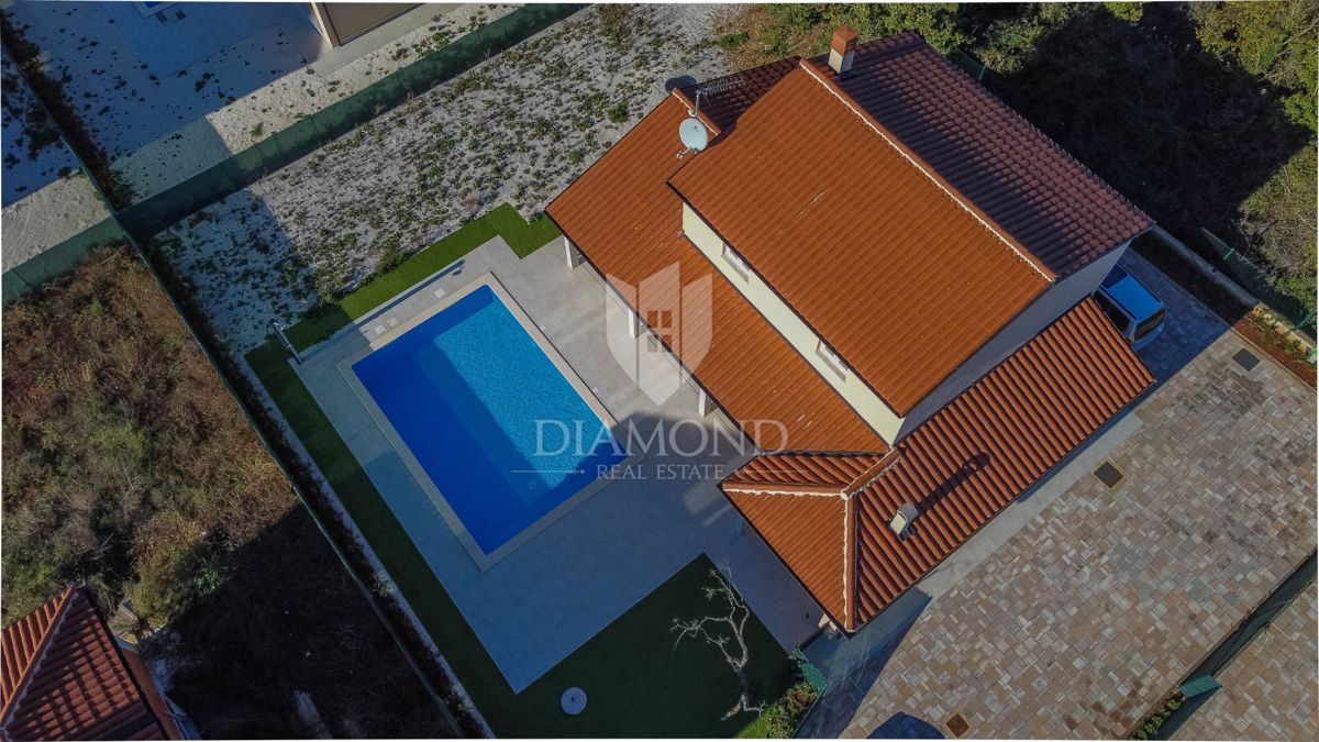 Dintorni di Fasana, casa intelligente con piscina