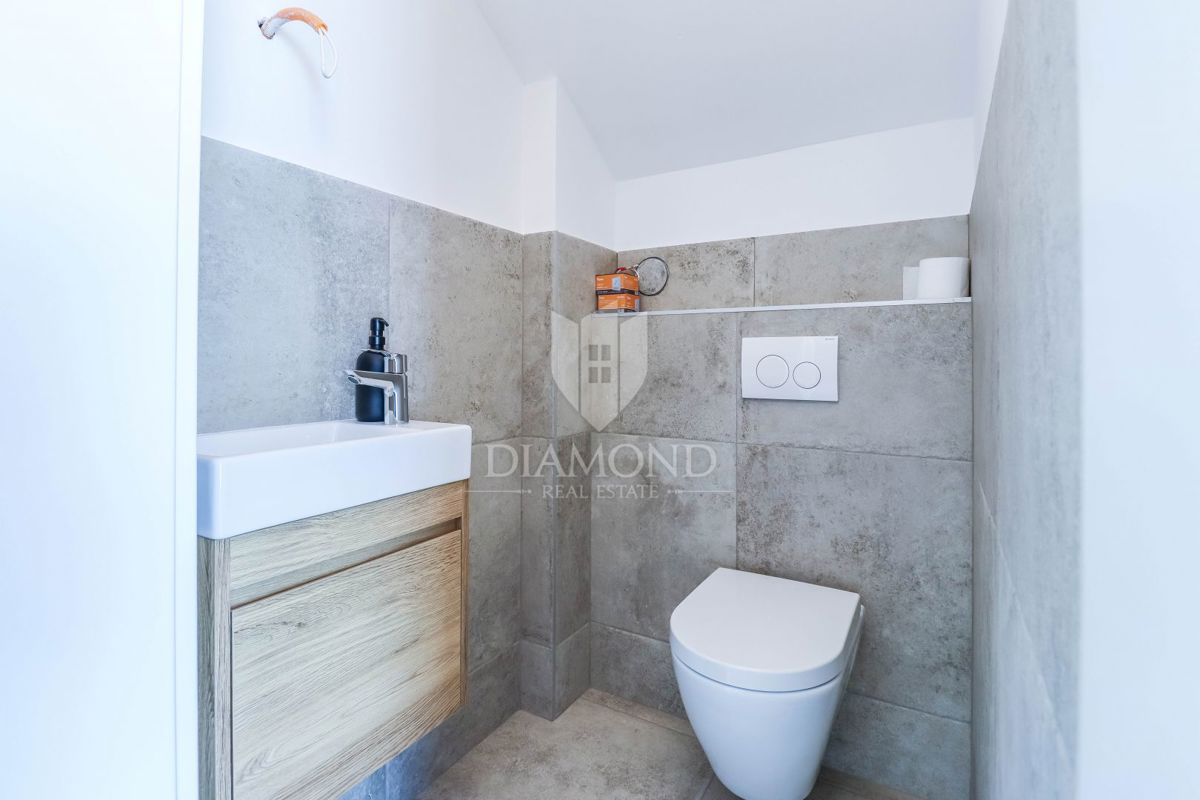 Dignano, nuova casa moderna con piscina