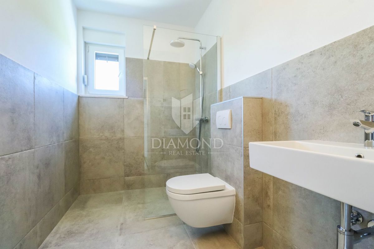 Dignano, nuova casa moderna con piscina