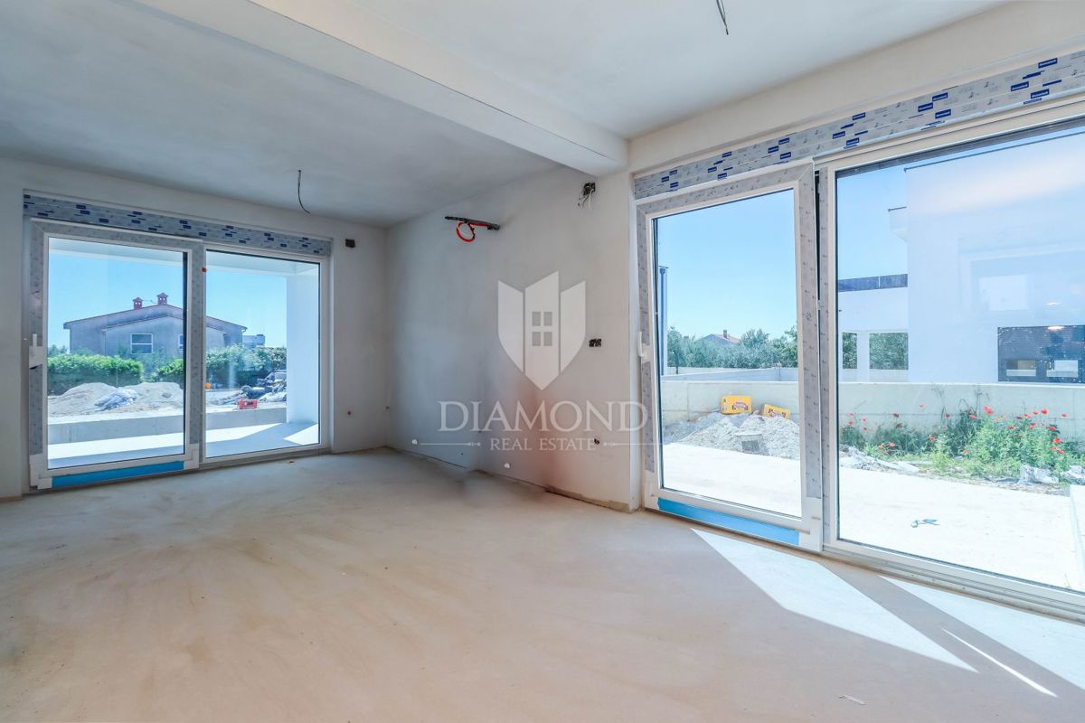 Dignano, nuova casa moderna con piscina