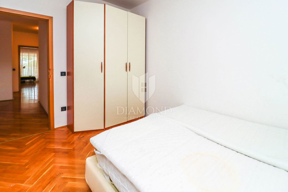 Parenzo, spazioso appartamento con vista mare!