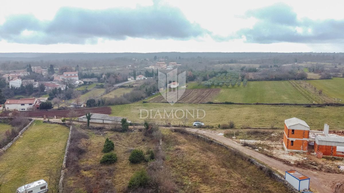 Ampio terreno edificabile nelle vicinanze di Dignano!