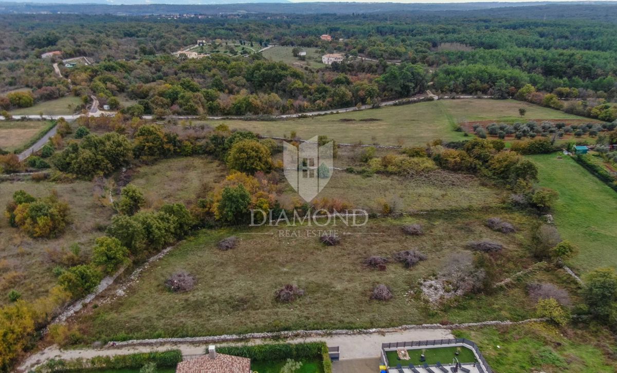 Marčana, dintorni, terreno in una posizione tranquilla