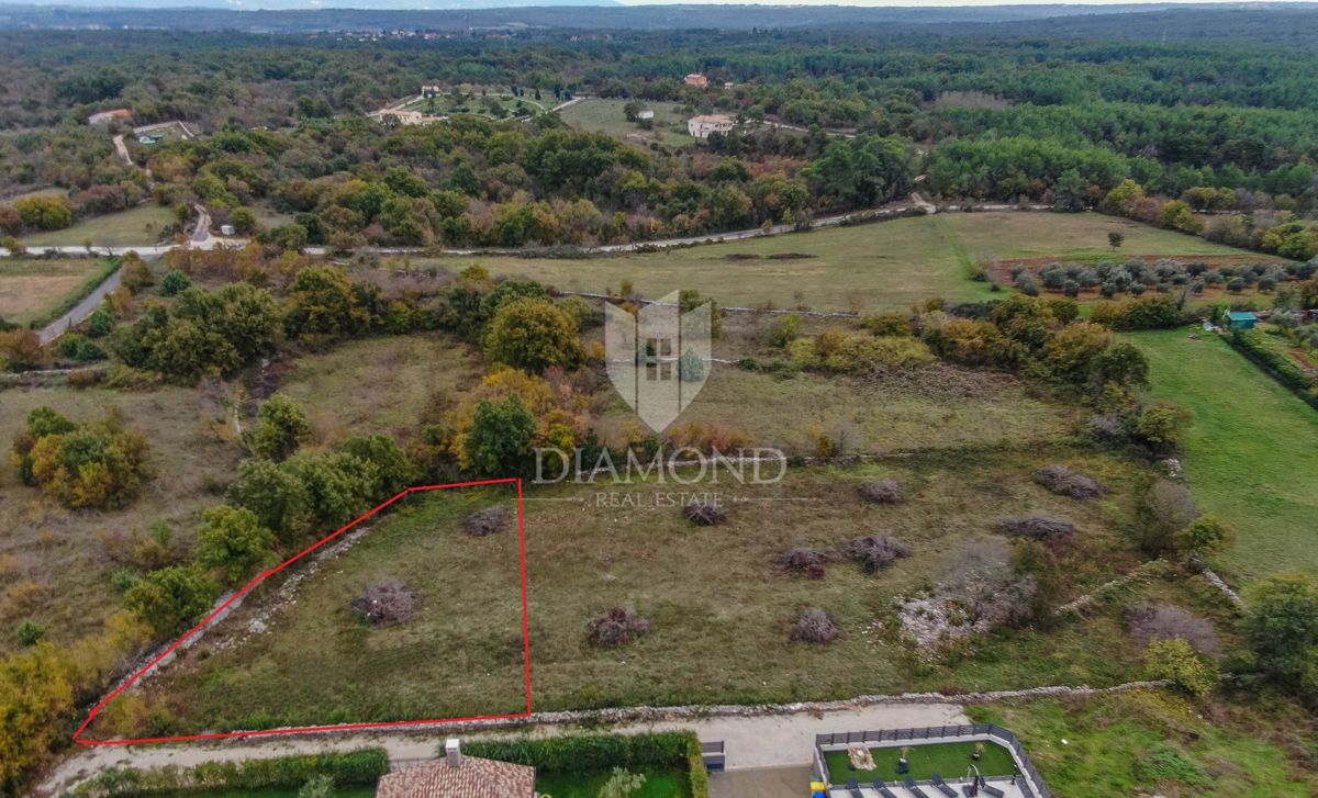 Marčana, dintorni, terreno in una posizione tranquilla