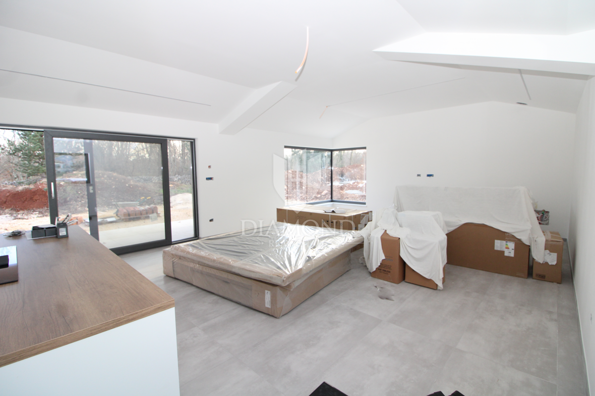 Nuova costruzione vicino alla città di Labin