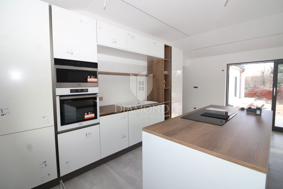 Nuova costruzione vicino alla città di Labin