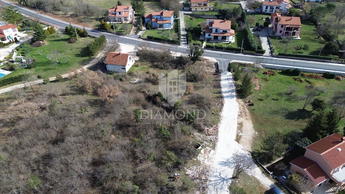 Albona, terreno edificabile attraente 