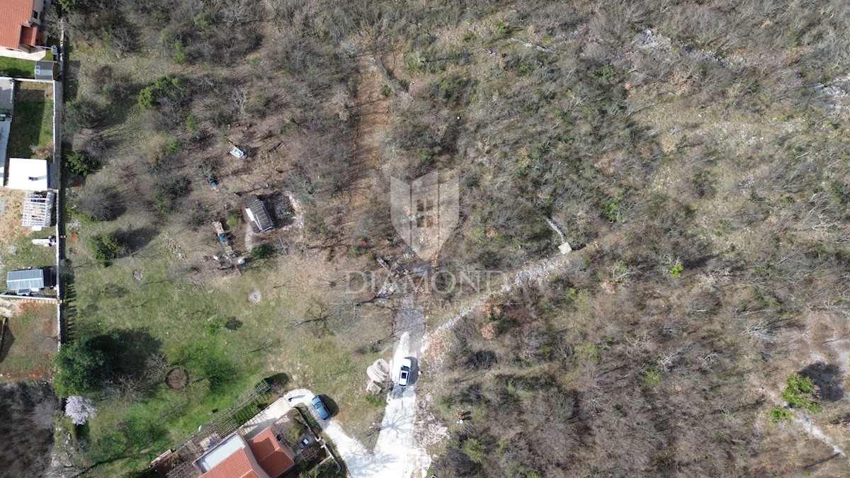 Albona, terreno edificabile attraente 