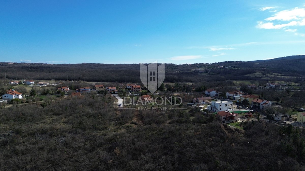 Albona, terreno edificabile attraente 