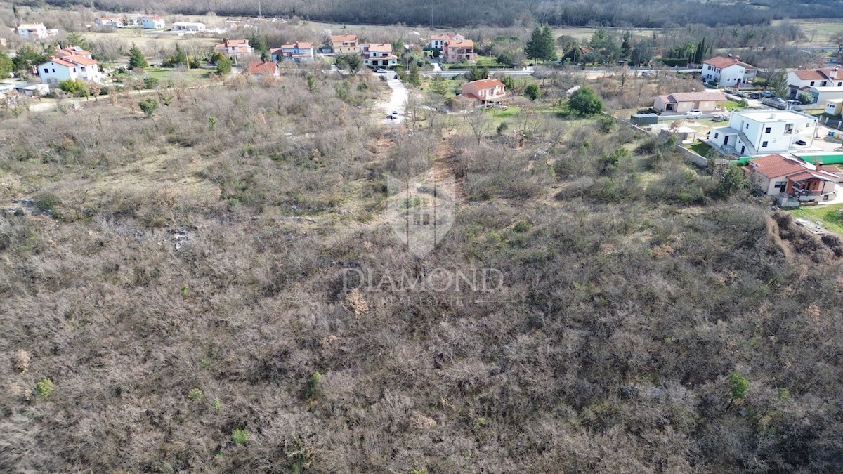 Albona, terreno edificabile attraente 