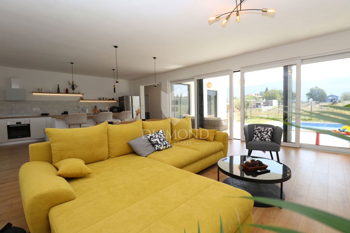 Labin, dintorni, nuova costruzione con piscina immersa nella natura