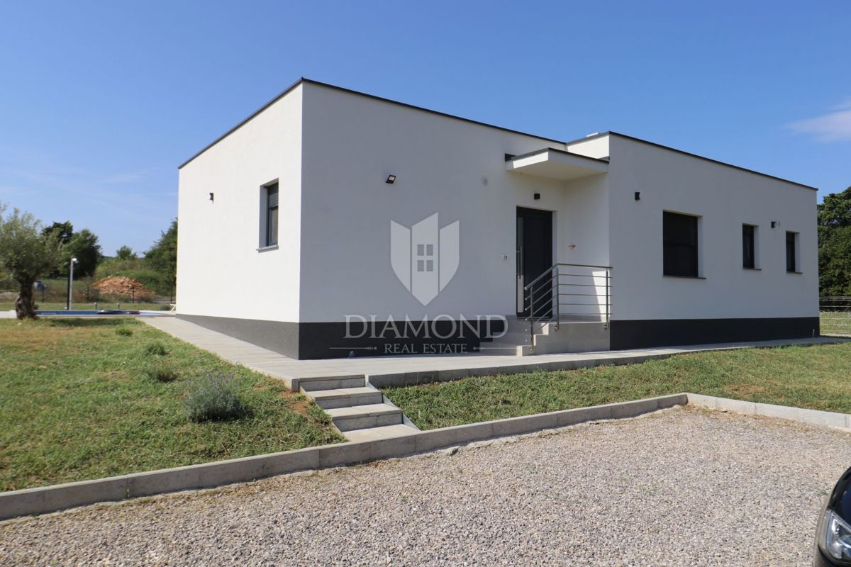 Labin, dintorni, nuova costruzione con piscina immersa nella natura