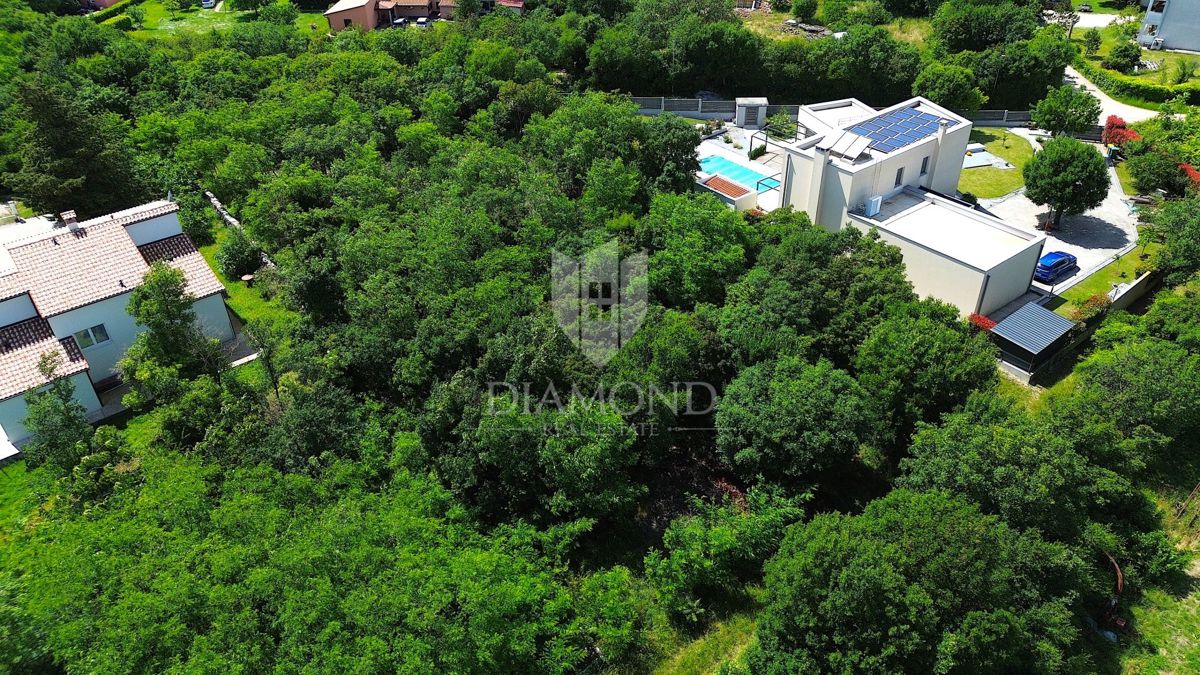 Labin, terreno edificabile in una posizione TOP nella città