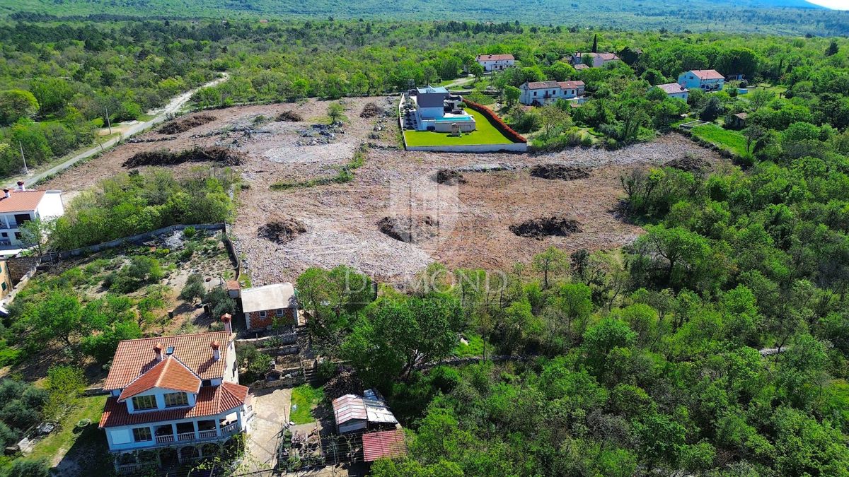 Labin, terreno edificabile con vista mare 
