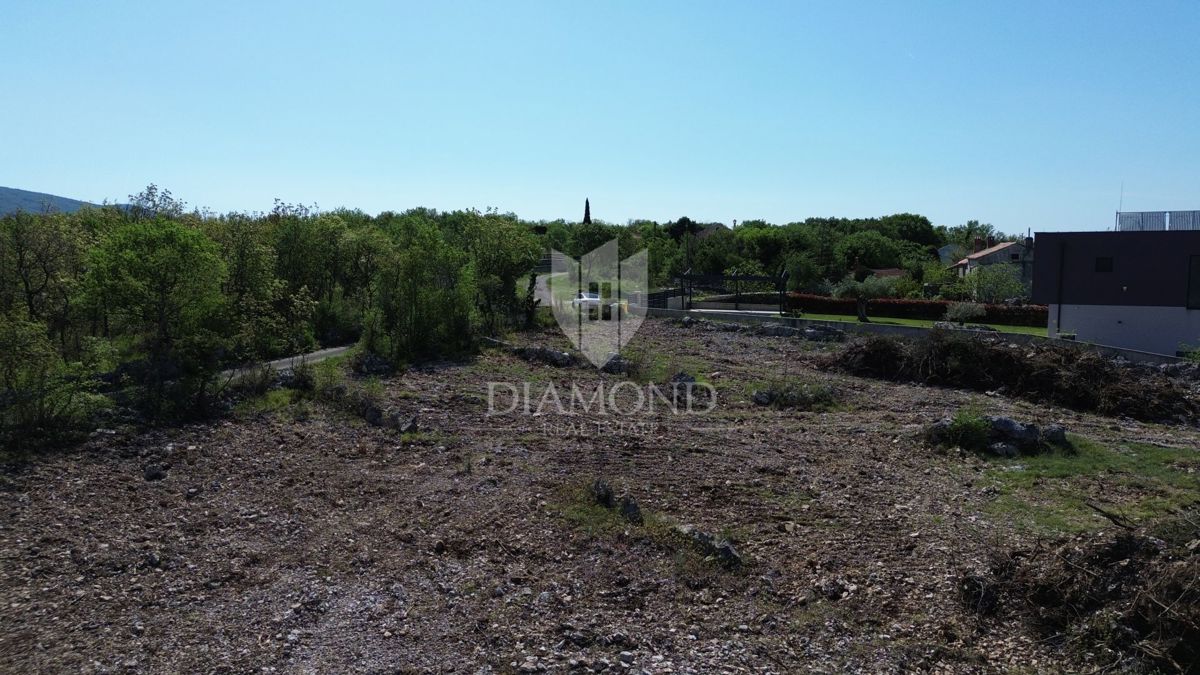 Labin, terreno edificabile con vista mare 