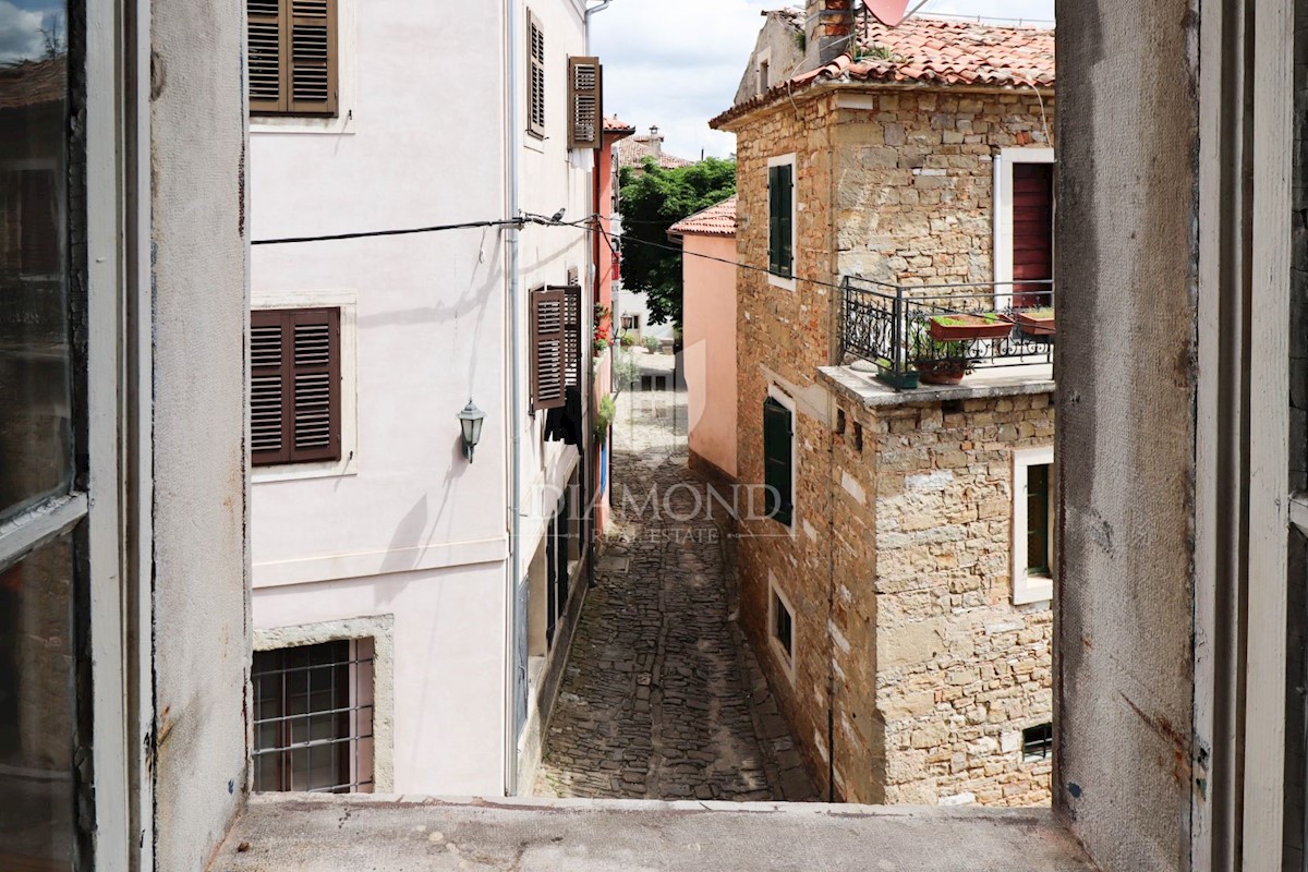 Una casa con galleria nel centro di Grisignana!