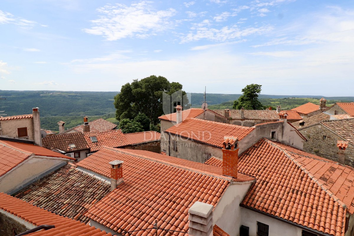 Una casa con galleria nel centro di Grisignana!