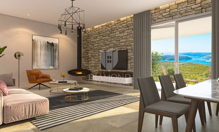 Albona, dintorni, terreno con permesso di costruzione e vista sul mare 