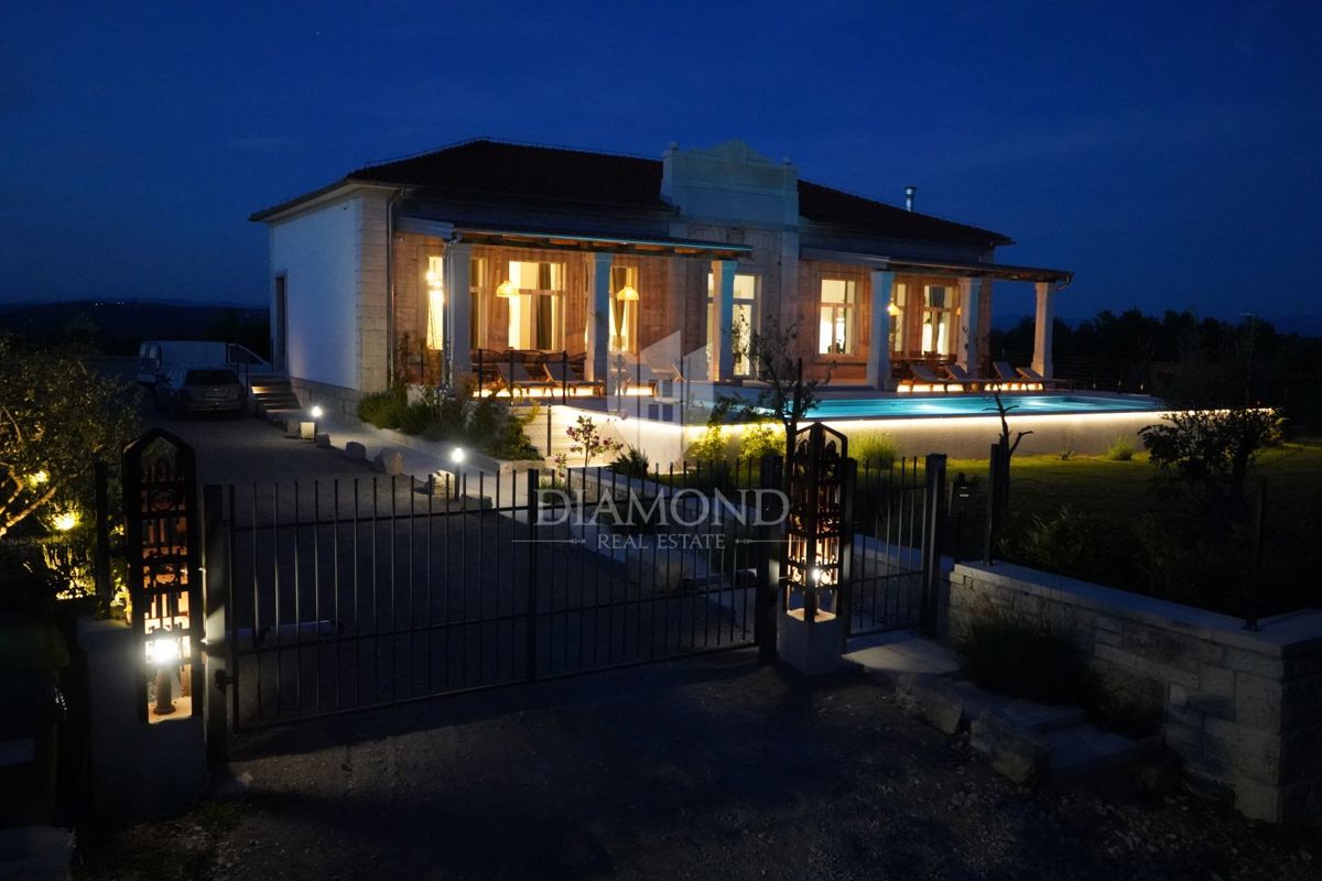 Parenzo, Dintorni, Villa Unica con Piscina