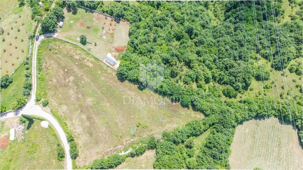 Terreno con permesso di costruzione a 5 km da Dignano!