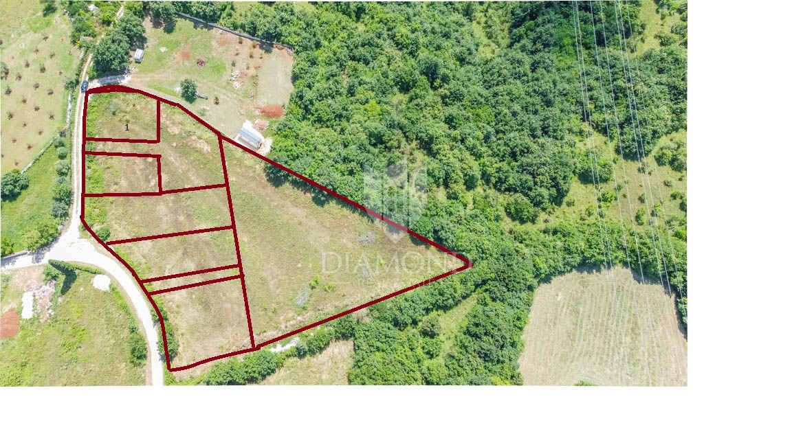 Terreno con permesso di costruzione a 5 km da Dignano!