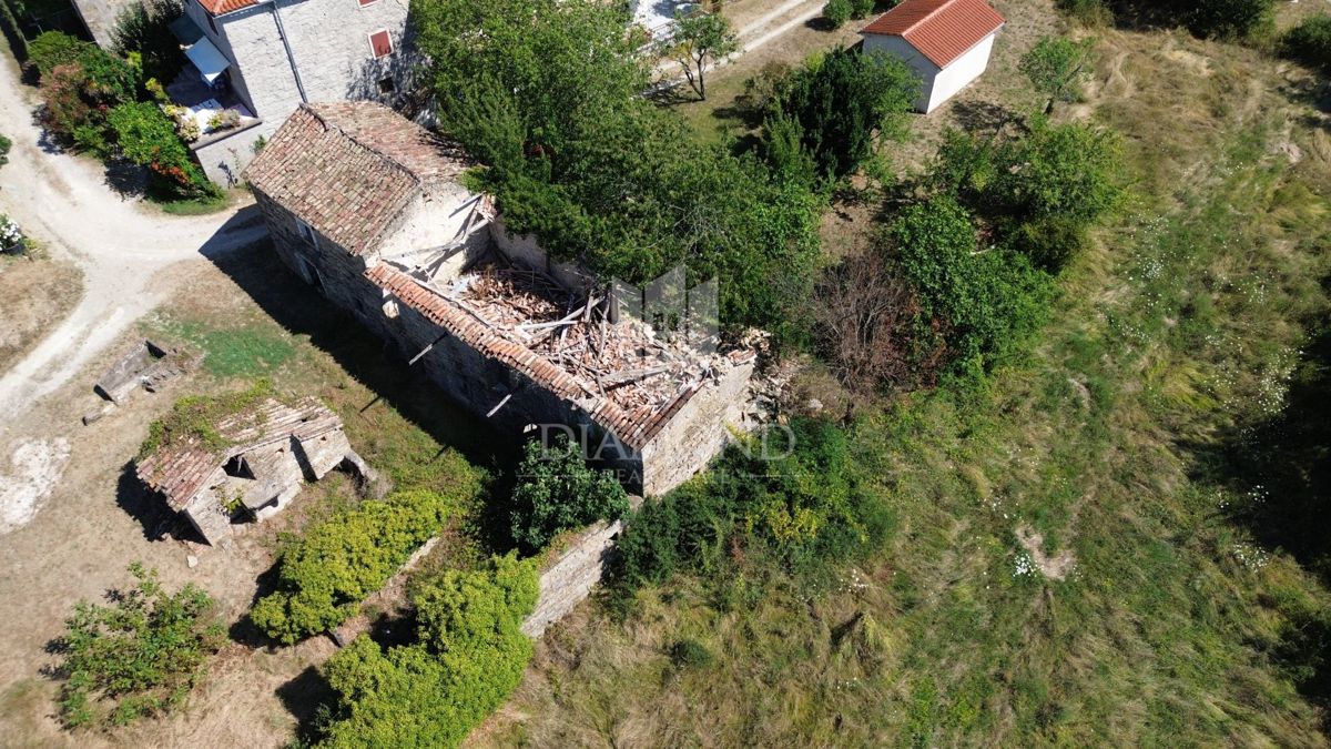 Nell'Istria orientale, casa autoctona da adattare con progetto