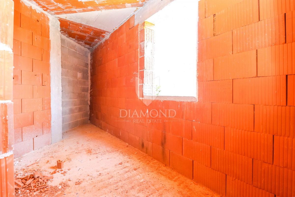 Appartamento con 3 camere da letto in una posizione TOP a Pola, nuova costruzione! 