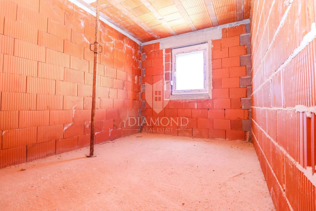 Appartamento con 3 camere da letto in una posizione TOP a Pola, nuova costruzione! 