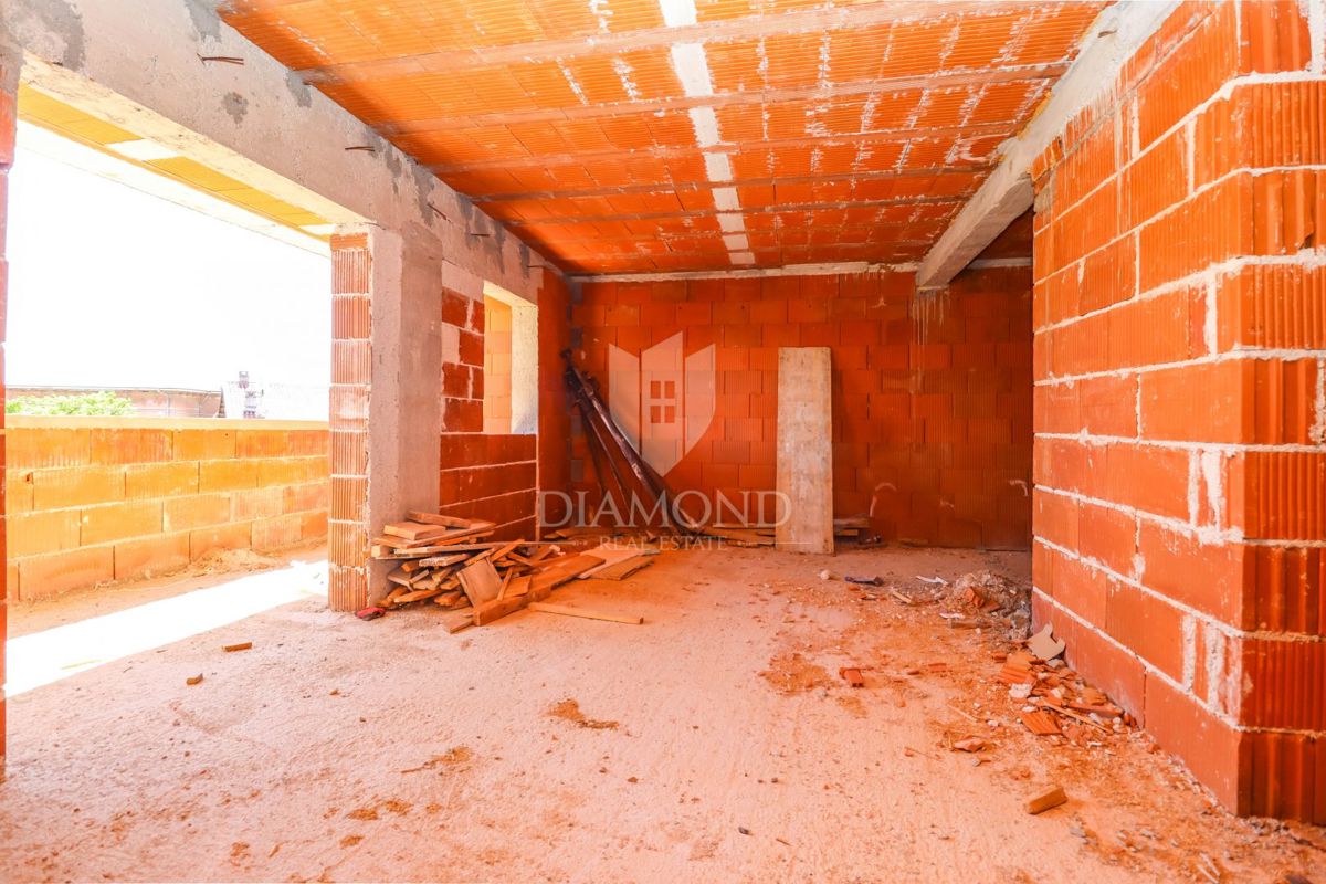 Appartamento con 3 camere da letto in una posizione TOP a Pola, nuova costruzione! 