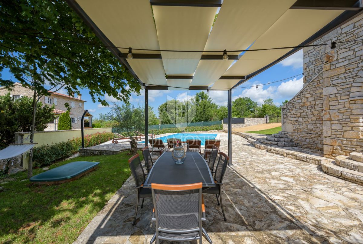 Parenzo, dintorni, casa autoctona in pietra d'Istria in un posto tranquillo