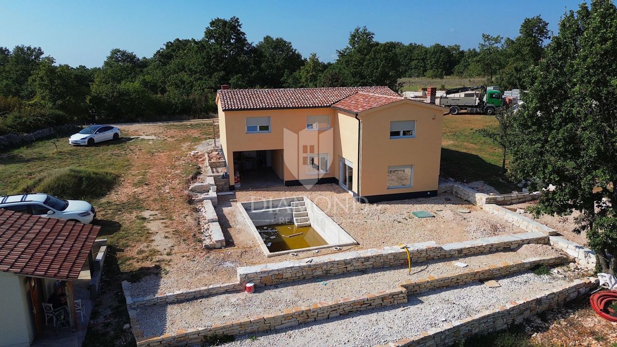 Casa luminosa, confortevole, immersa nel verde 