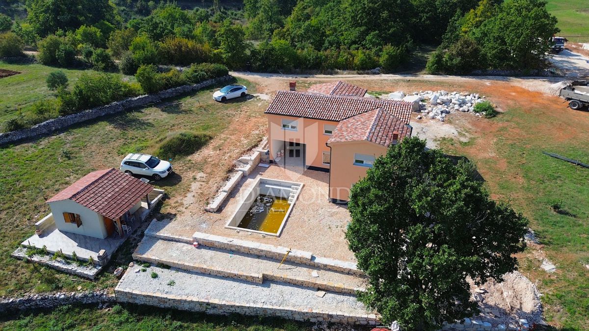 Casa luminosa, confortevole, immersa nel verde 