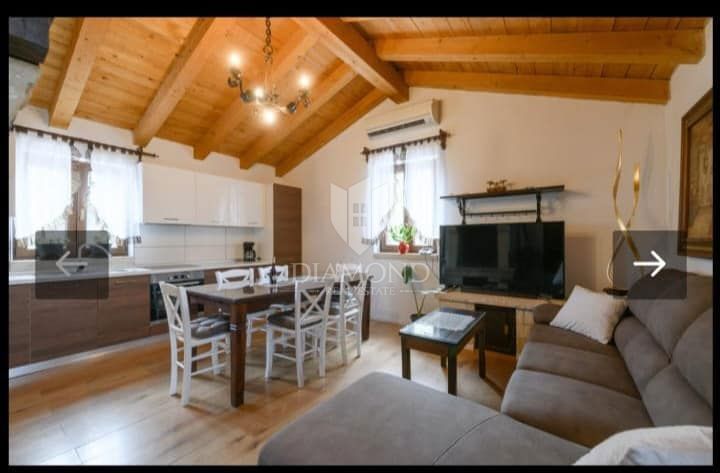 Casa con piscina più fabbricato residenziale