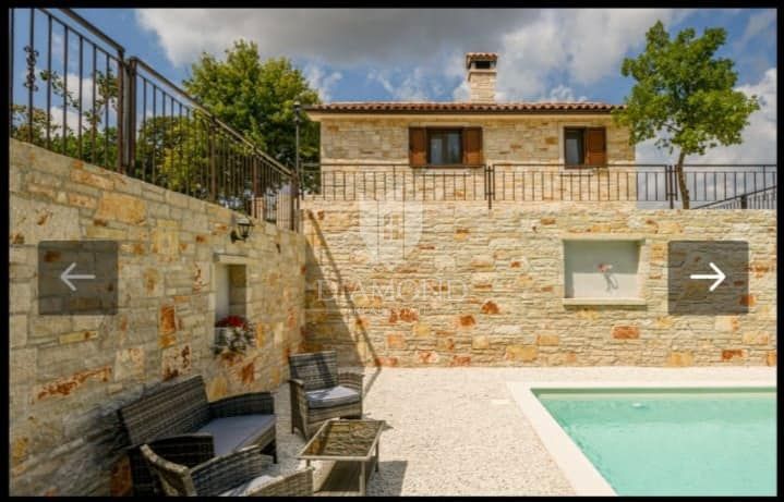 Casa con piscina più fabbricato residenziale