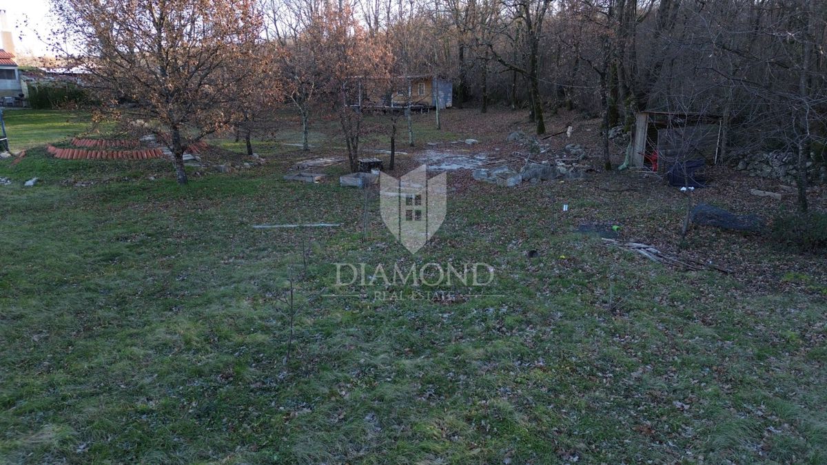 Bel terreno a Kapelica Labin