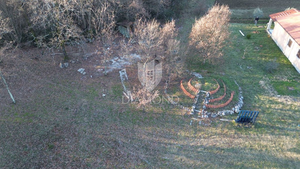 Bel terreno a Kapelica Labin