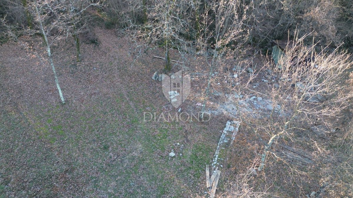 Bel terreno a Kapelica Labin