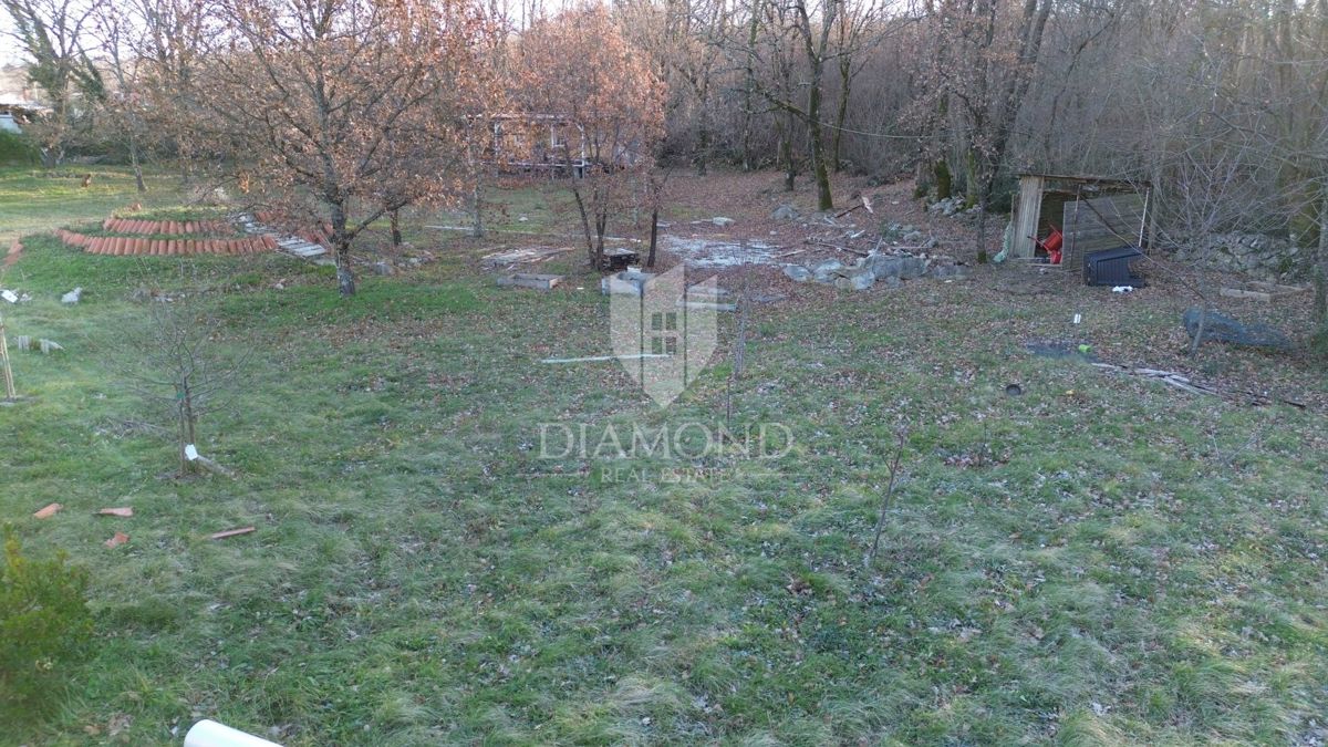 Bel terreno a Kapelica Labin