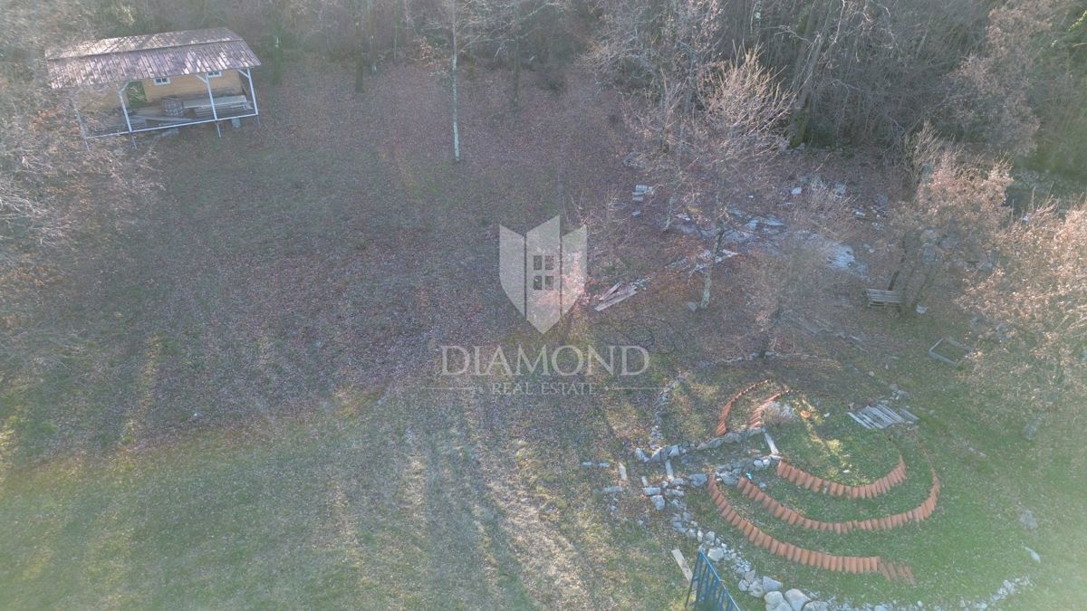 Bel terreno a Kapelica Labin