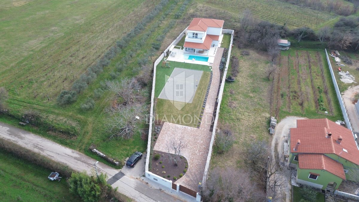 Barban, villa di lusso con piscina in una splendida posizione