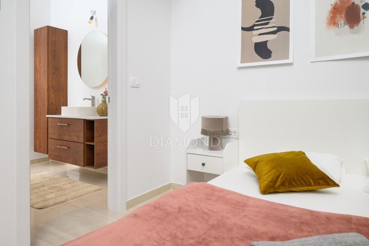 Eleganza e lusso – villa vicino a Rovigno con vista mare – OFFERTA ESCLUSIVA!